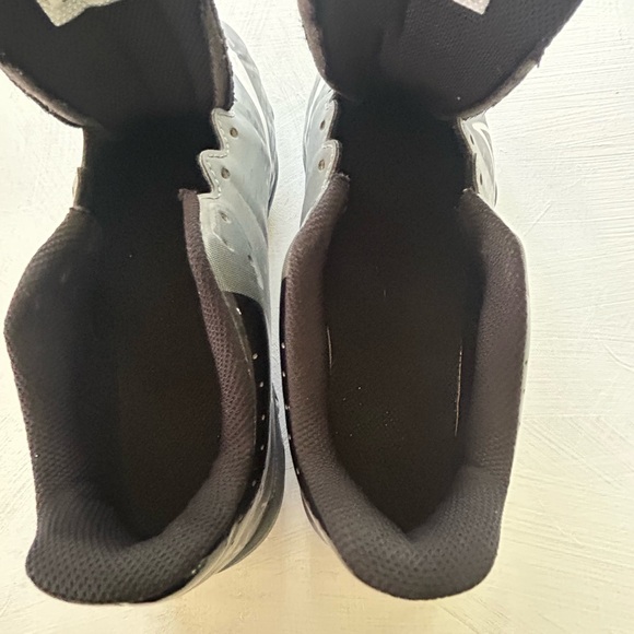 Nike Softball Cleats Gray/Black Athletic Shoes 5 yrs - Picture 4 of 6